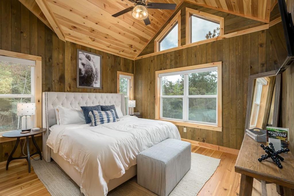 The Llaguna Lodge - New Cabin, Sleeps 10, Fire Pit, Hot Tub, In Blue Ridge , Ga Экстерьер фото