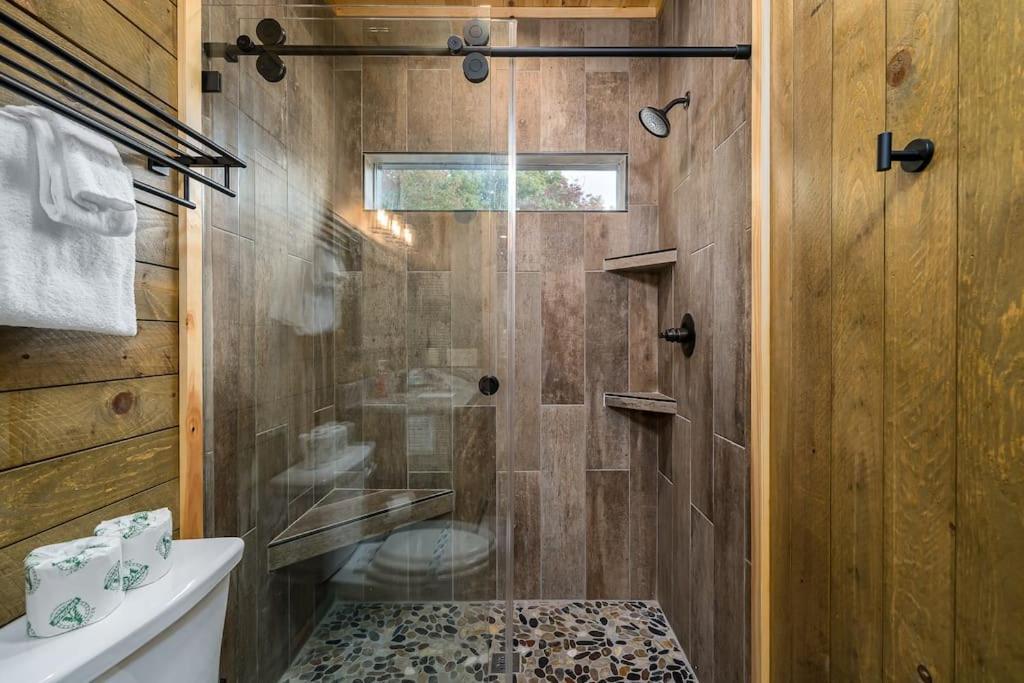 The Llaguna Lodge - New Cabin, Sleeps 10, Fire Pit, Hot Tub, In Blue Ridge , Ga Экстерьер фото